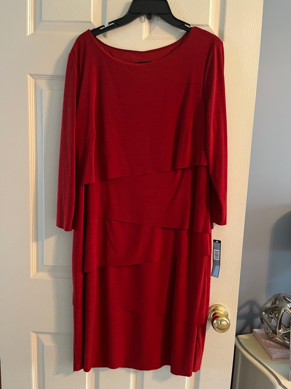 Classic Layered Red Midi Dress with Three-Quarter Sleeves